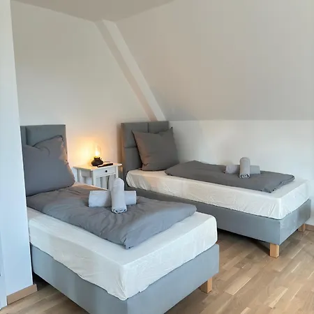 Neu! Exclusives City-apartment - Fussbodenheizung, Regendusche, Waschmaschine *